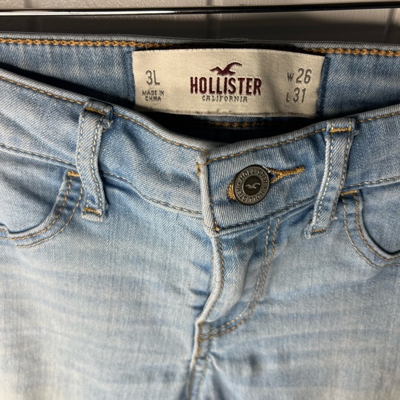 Hollister Women's Light Blue Skinny Jeans - Picture 2 of 3